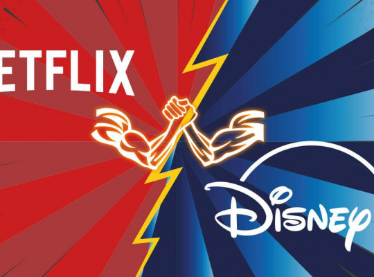  Disney+    -