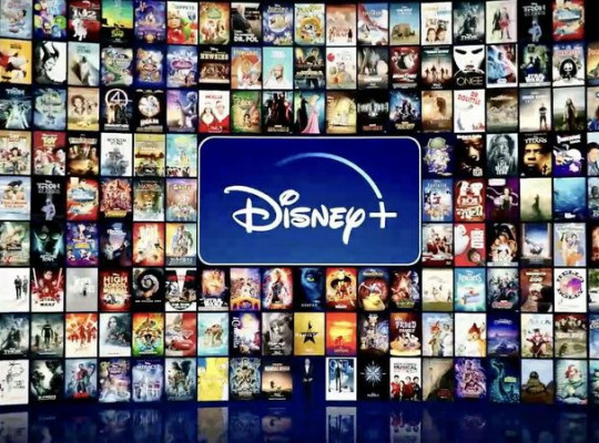   Disney+   